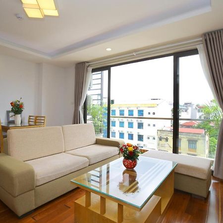 Investland In Truc Bach & Serviced Apartment Ханой Экстерьер фото